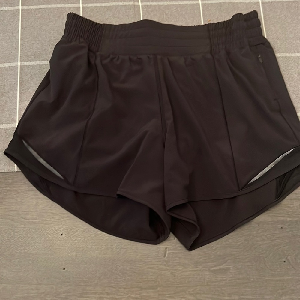 Lululemon Hotty hot hi-rise 4”